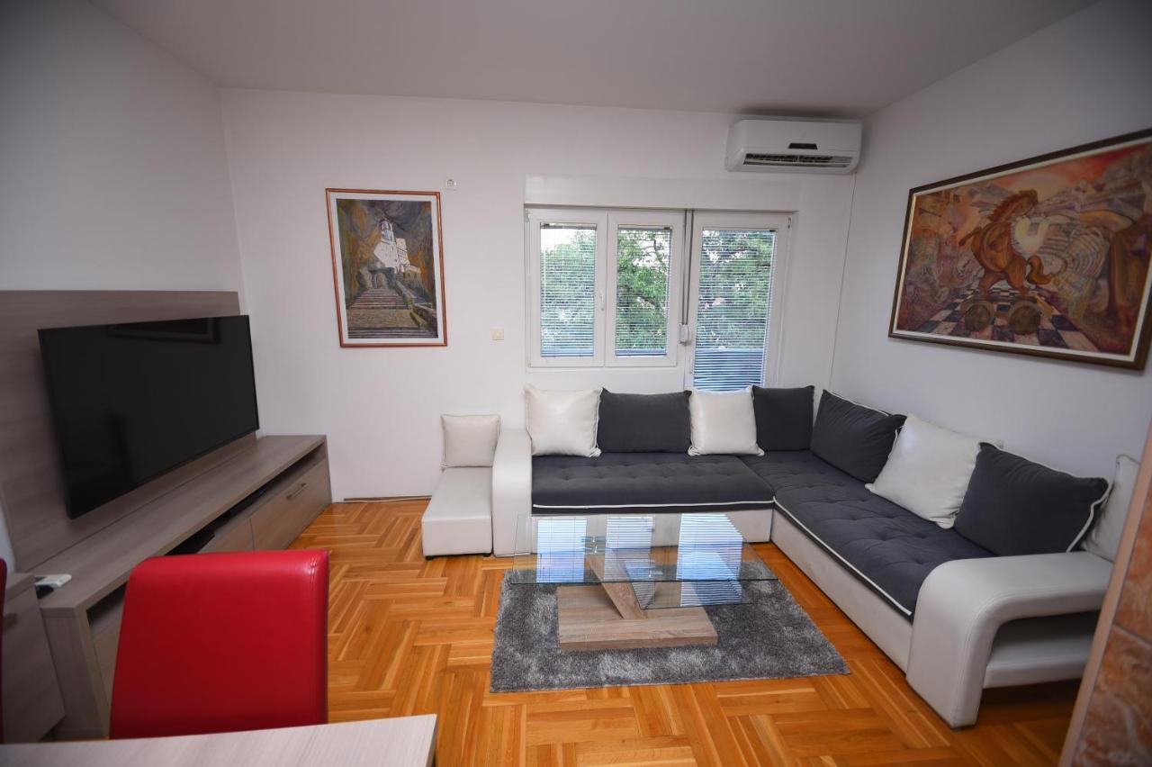 New Apartment Located In The Heart Of Niksic. Exteriör bild